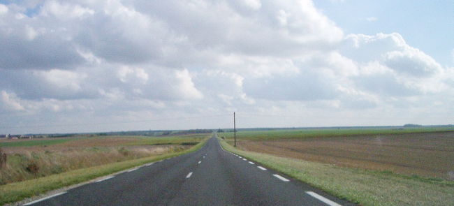 やれやれ。 <br /><br />ヨーロッパの道はこうでなくちゃね。