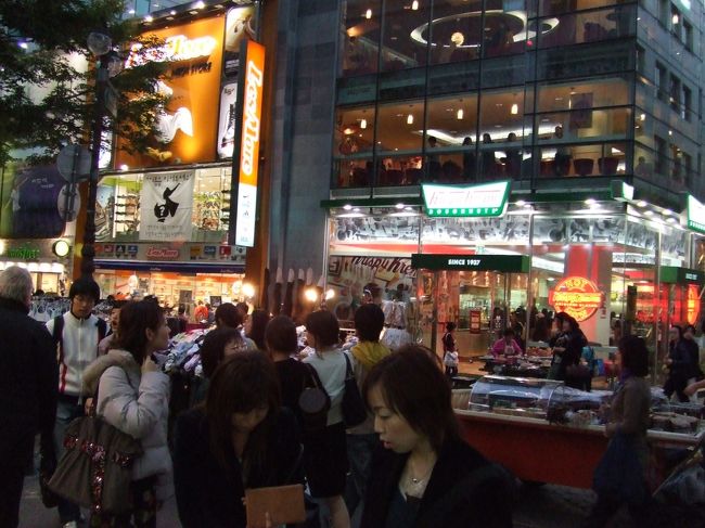 活気あふれる夜の時間