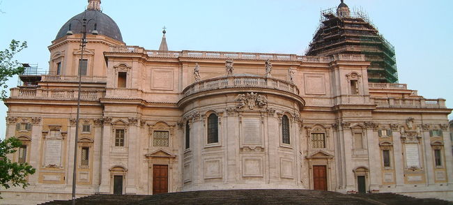 何かの建物でした。<br />何の建物かはわからずじまい（^^;