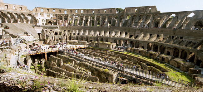 中は圧巻。<br />待ってでも入ったかいがあります