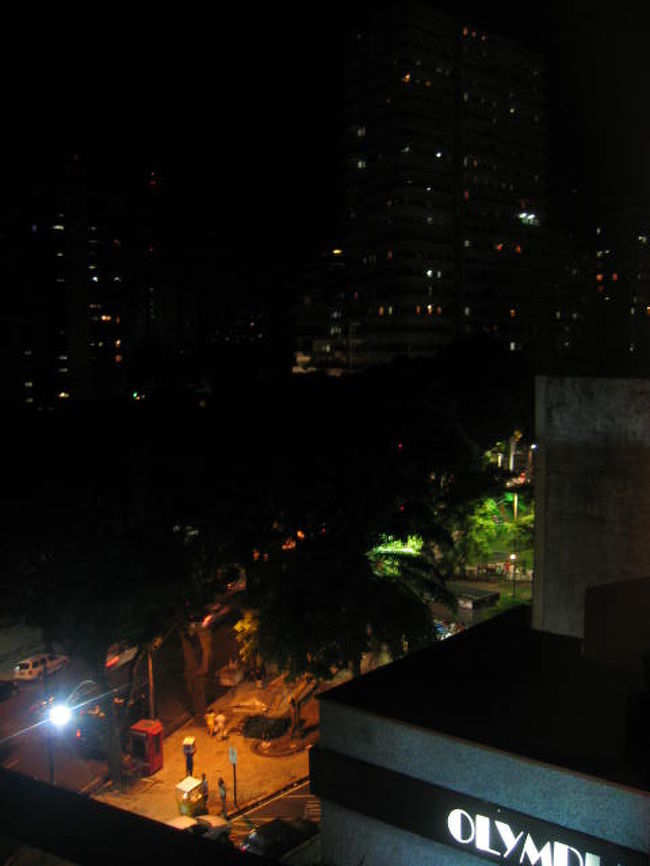 夜です。犯罪が行われていそうな感じです。