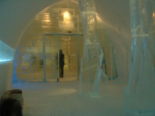 ユッカスヤルビのアイスホテル。