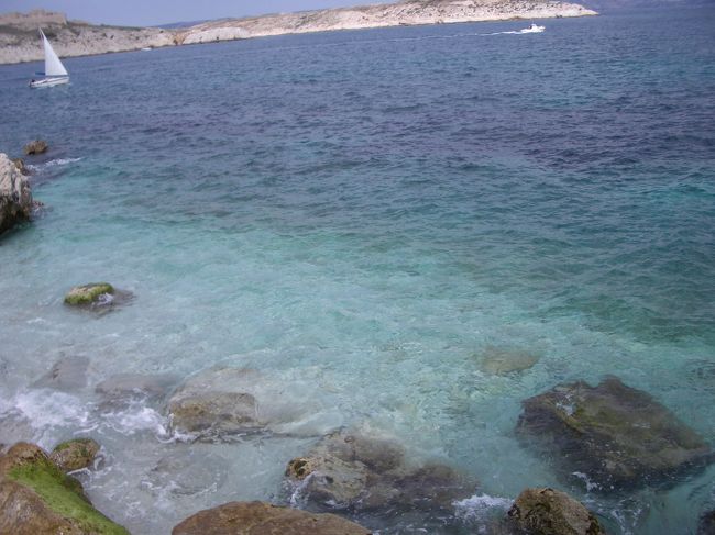 　イフ島からの地中海の色