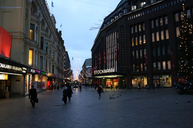 フィンランドの冬の朝は暗い。<br />朝１０時でこの明るさである。この日はあいにくの曇り空でー...更に暗い。夏は早い時間から日が昇り、なかなか沈まないのに。