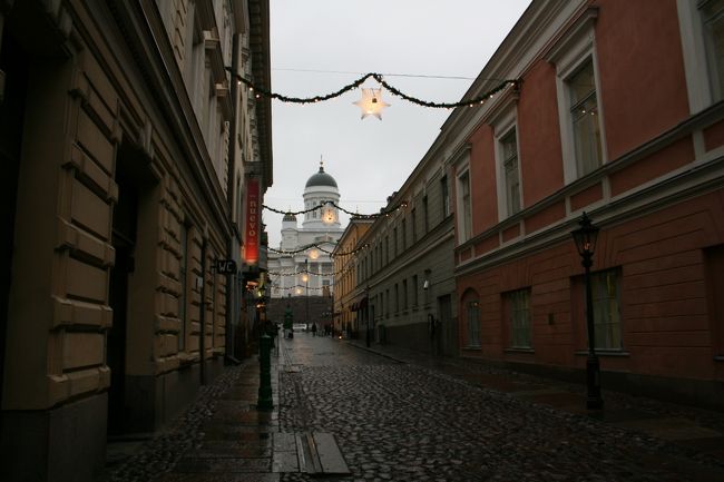 ヘルシンキには未だクリスマスイルミネーションが残っていました。このあと、フィンランド人の友人達とフィンランド料理を堪能しました。お腹はハチキレそうでした。