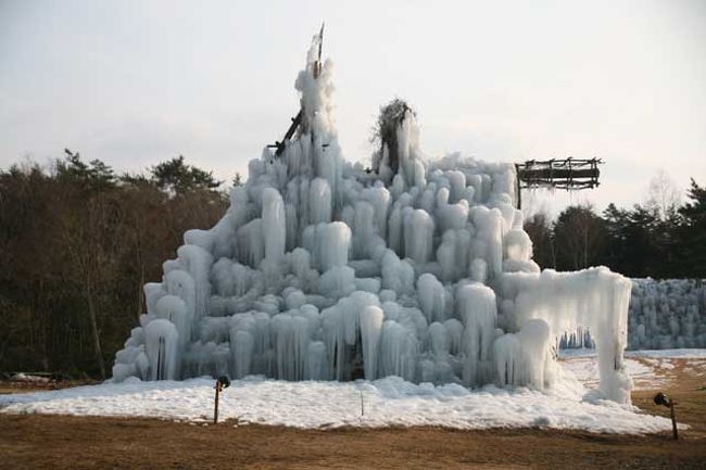 右端が凍っていないのは愛嬌? 