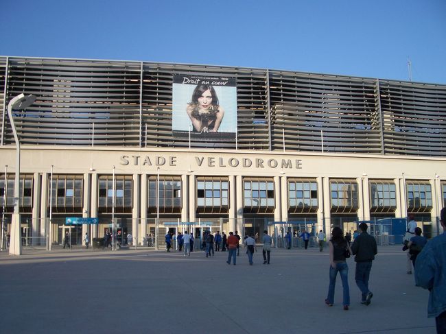  VELODROME<br /> サッカー専用としてはフランス１のキャパなはず