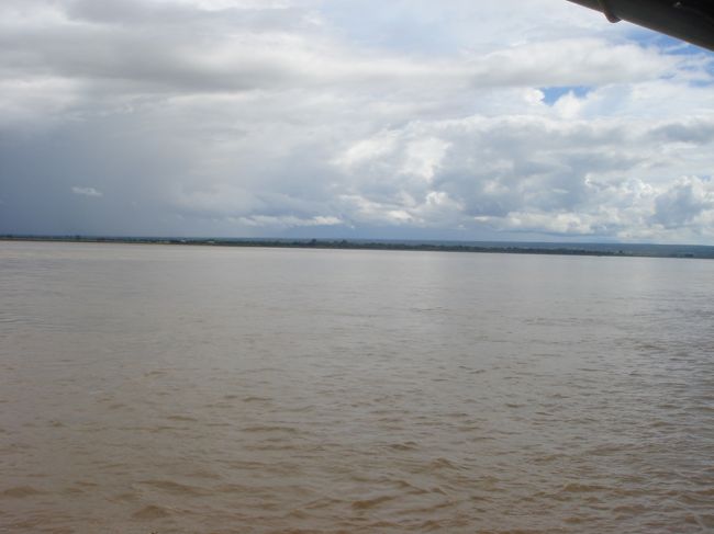 この川イルカが生息してるんですって。<br />残念ながら出会わなかった。