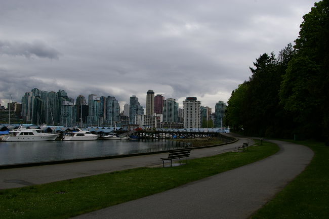 翌日はのんびりとバンクーバーを楽しむということで、午前中、ホテル側でレンタバイクを調達しスタンレーパークでサイクリング。緑一杯の広大な公園をサイクリング、疲れたものの気持ちよかった。