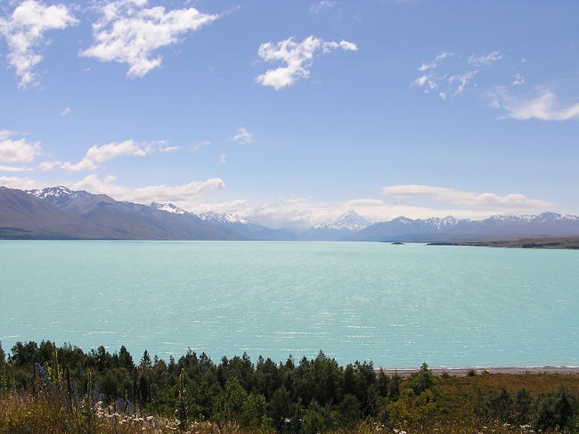 ここは本当に同じ地球なんだろうかと思ってしまうくらい、見た事がない美しい風景でした。