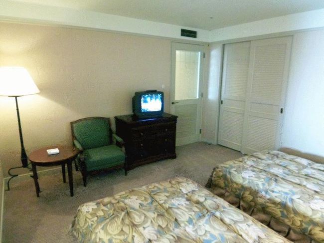 こちらのベッドルームにもテレビがあります