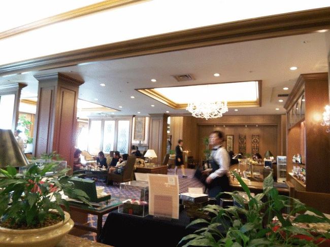 熊さんの横からラウンジドルチェ