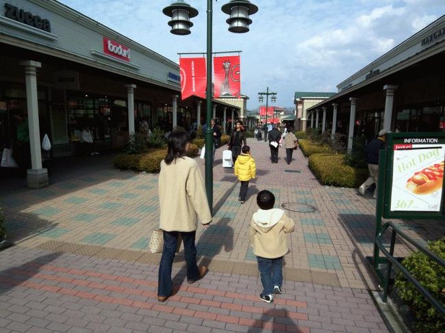 暖冬のため暖かくウィンドウショッピングには助かります