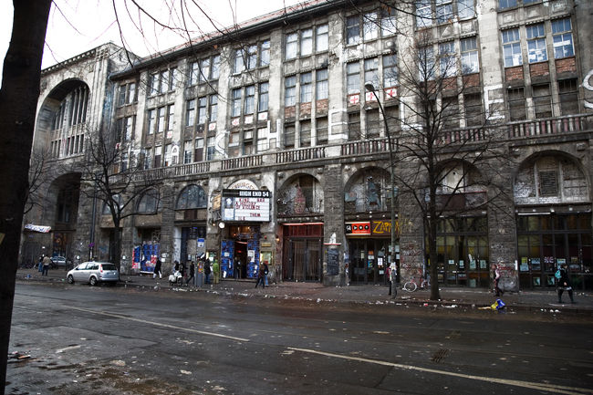 古いデパートを改造したホーフ。退廃的なベルリンのイメージ。