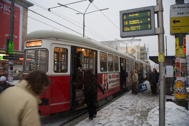 トラムでホテルまで。