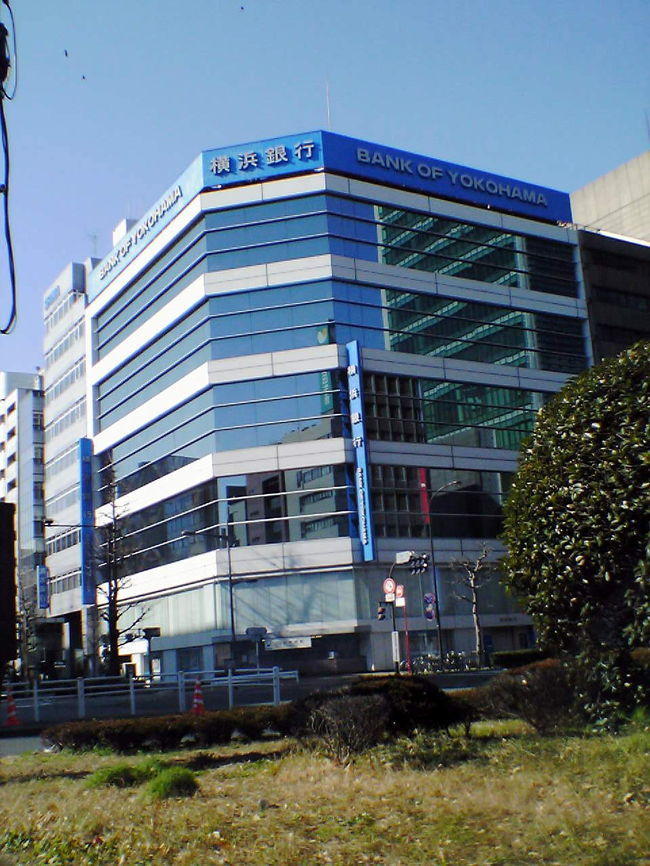 日本橋で横浜銀行発見！<br />近くは地方銀行の東京支店だらけです。