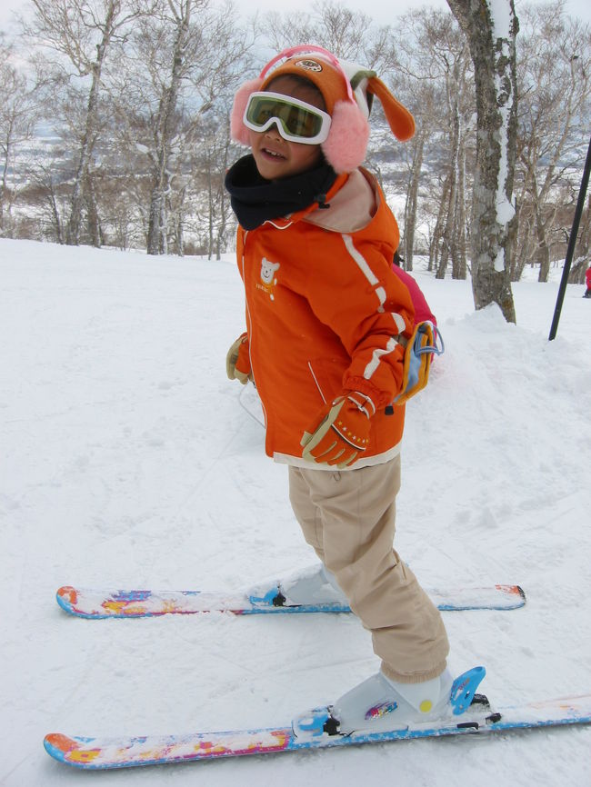 やはり北海道の雪質に、娘もご満悦です。