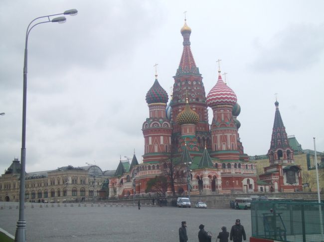 モスクワのシンボル。否。ロシアのシンボル　ワシリー寺院<br /><br /><br />