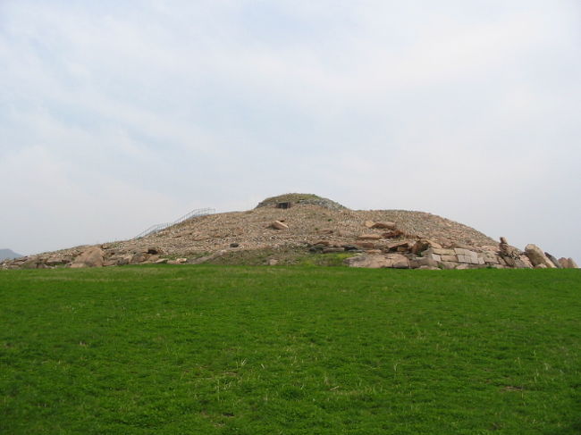 太王陵。第19代高句麗王の永楽太王の陵墓だそうです。
