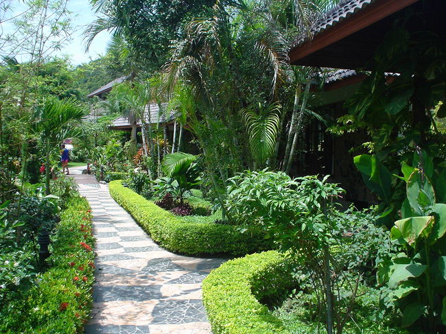 お隣のホテル、SALAD BEACH RESORT