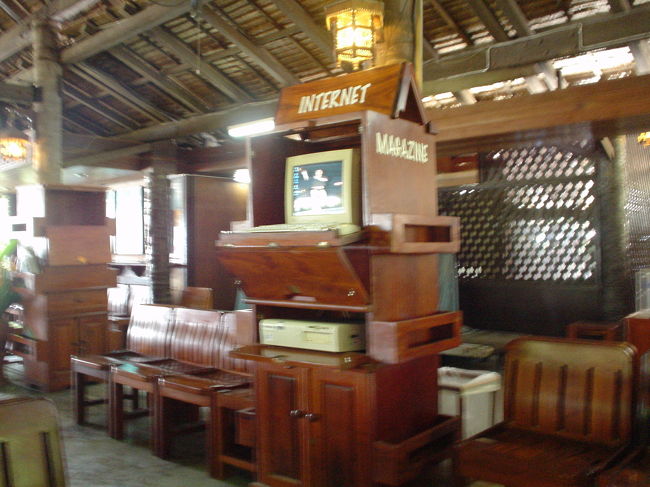 サムイ空港。<br />インターネットも自由に使えます。