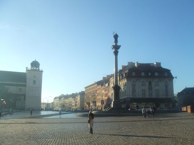 <br />朝のワルシャワ旧市街<br />