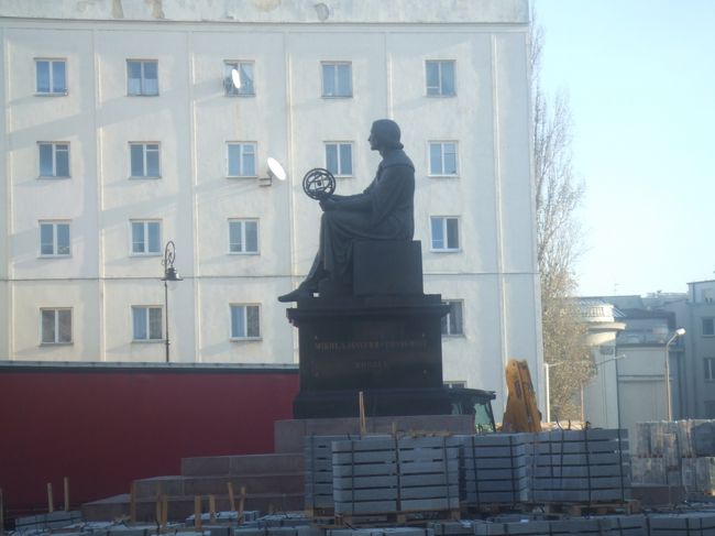 この人もポーランド出身でしたね。<br />天球儀を持っているのは、コペルニクス<br /><br />今日はこのまま、クラコフへ移動