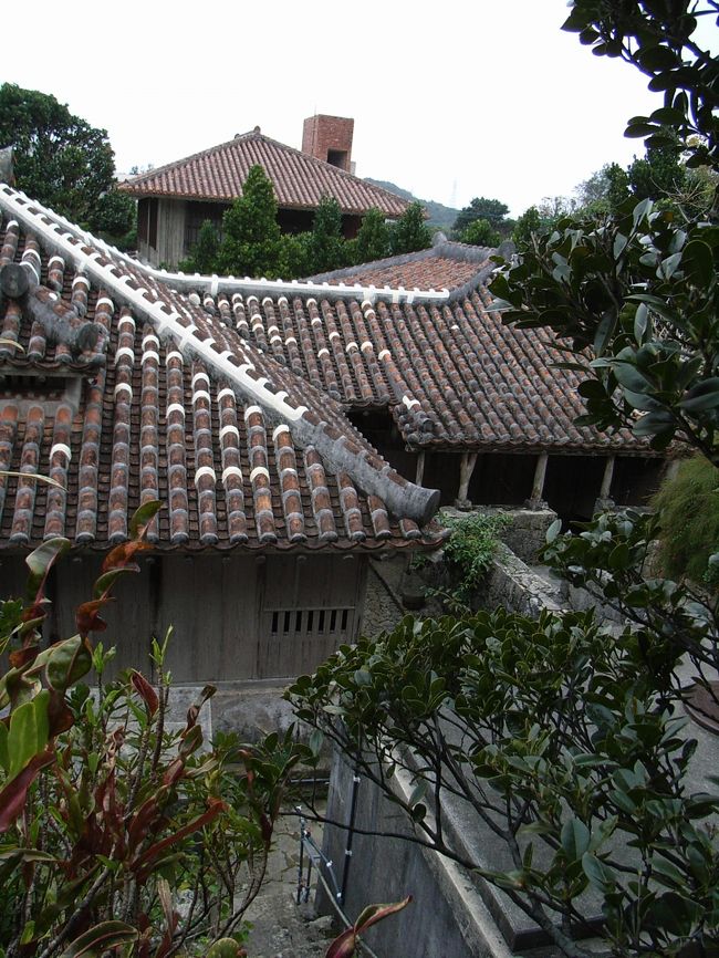 上に見える赤い屋根がチケットを売っていた休憩所です。