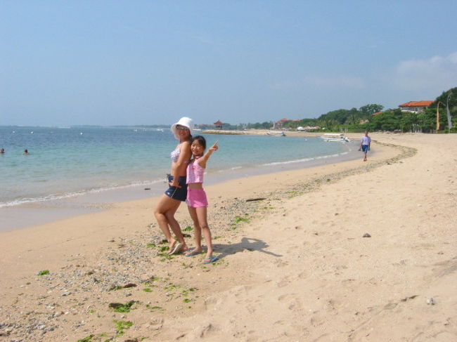 ブノアビーチではいポーズ！