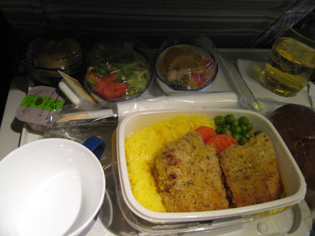 妻は牛肉＆豚肉がだめなので、チキン･ソテーです。