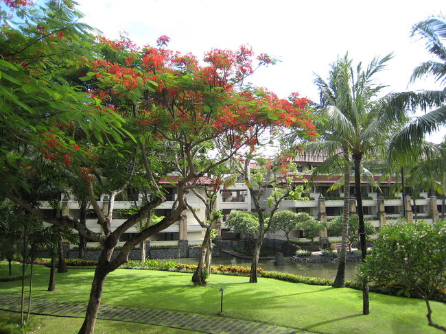 広い庭が売り物のホテルです。