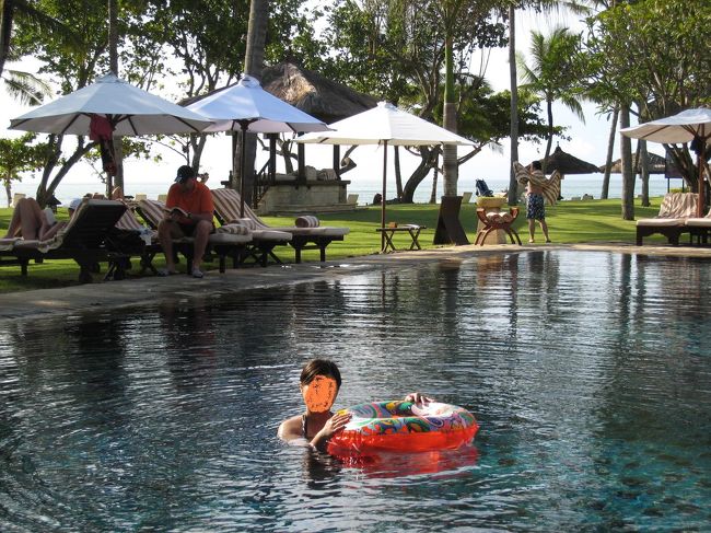 午後はホテルに戻り、４時頃からプールで過ごしました。<br />もう夕方だったのであまり人がいませんでした。