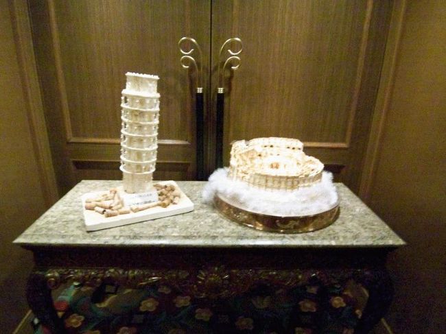 ピサの斜塔とコロッセオ