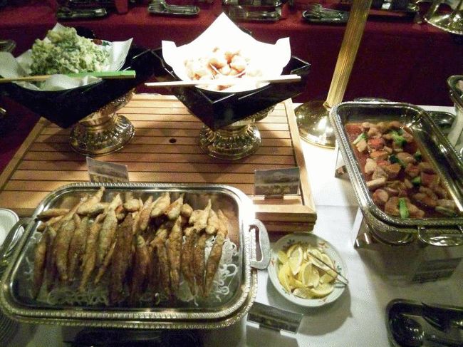 ワカサギのフライと揚げ物色々<br />