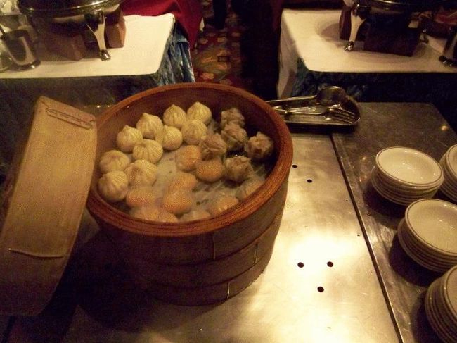点心は海老餃子・ミニ肉まん・シュウマイ