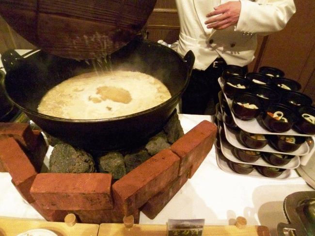 甲州ほうとうの実演コーナー