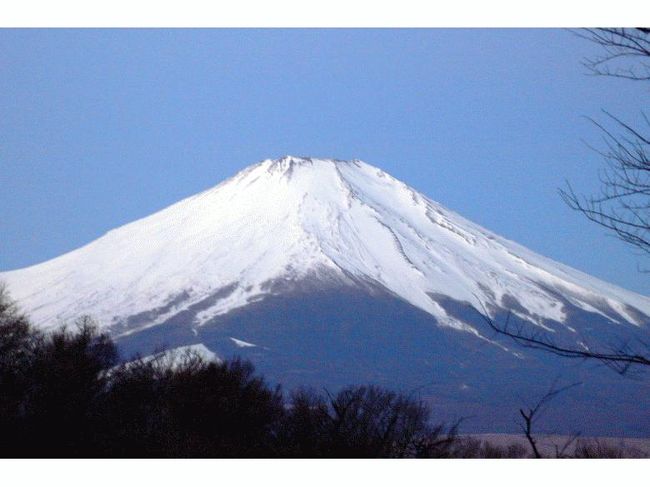 未だ暗い、黎明前の富士山<br />ＡＭ６：１２