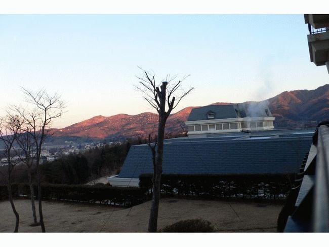 朝餉の準備でしょうか本館から勢いよく蒸気が上がっていました