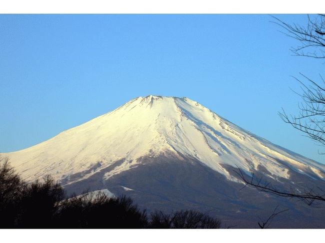 赤みは殆ど消えてすっきり締まった富士山
