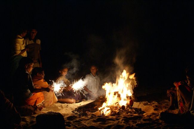 女性陣も花火に参加