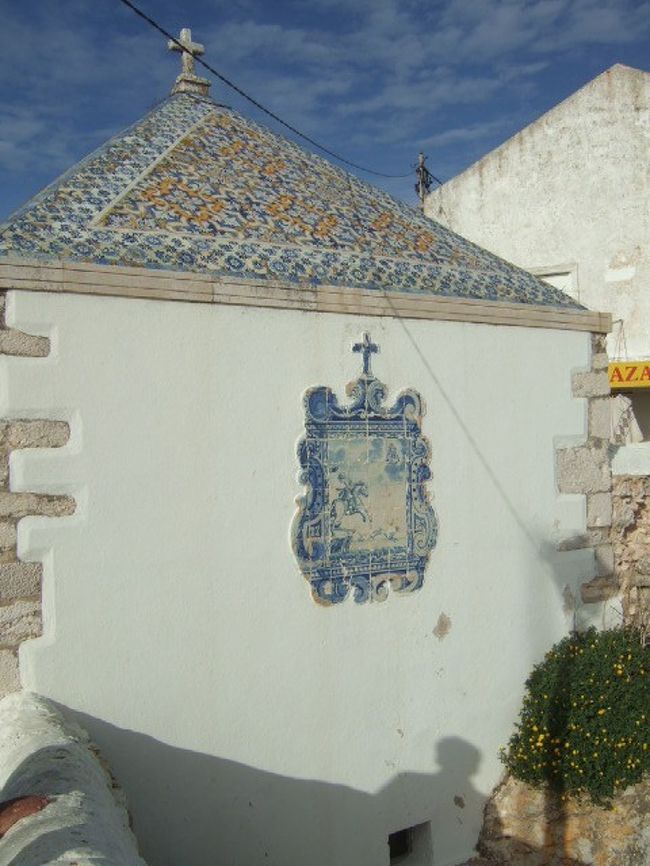 メモリア礼拝堂の裏側<br />ドン・ファスの奇跡が描かれてます。