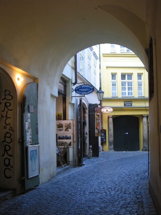 たまに出会うこういった通路もステキ★<br />トンネルを抜けると何が待ってるのかな？