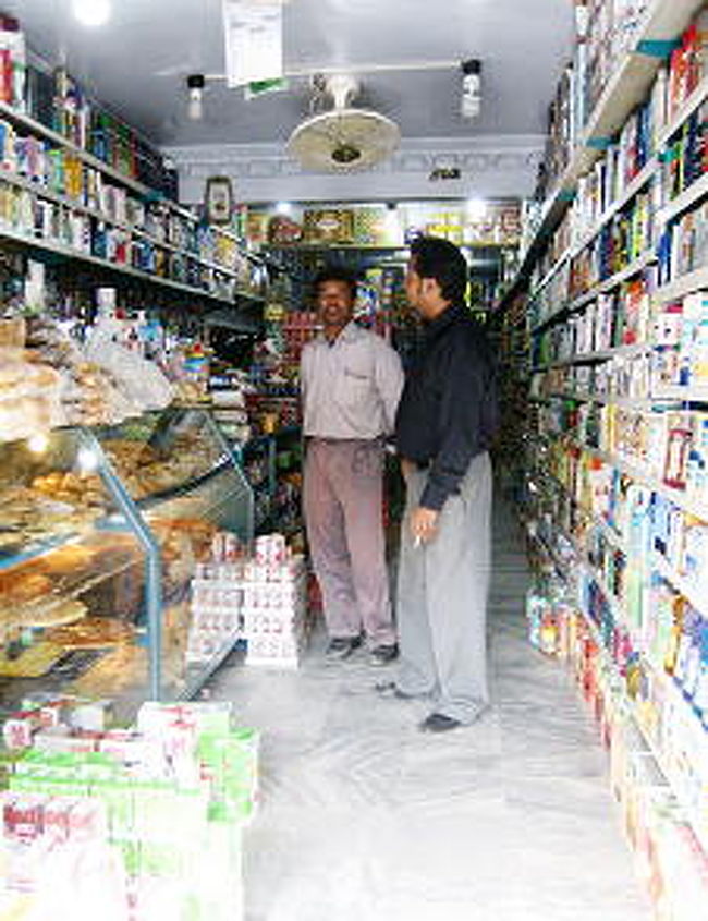 <br /><br />ミニ・スーパーも兼ねている