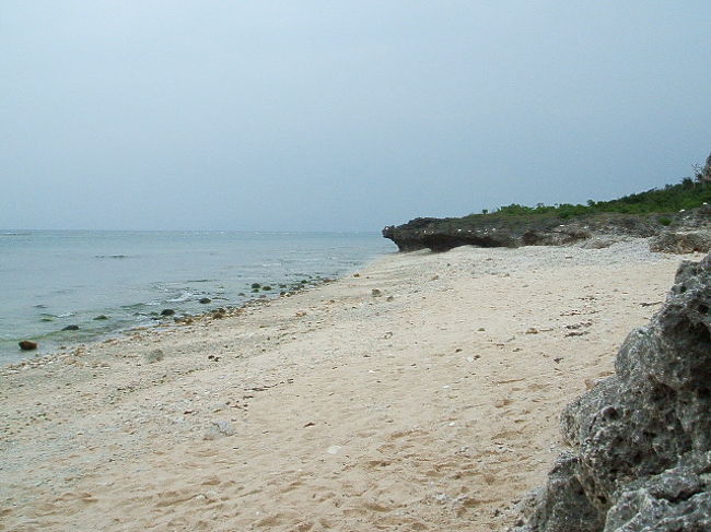 アタシ、今まで「南の島」と呼べる場所に行ったことが一回もなかったんだよね。南の島に一人旅。かなーりおつ♪