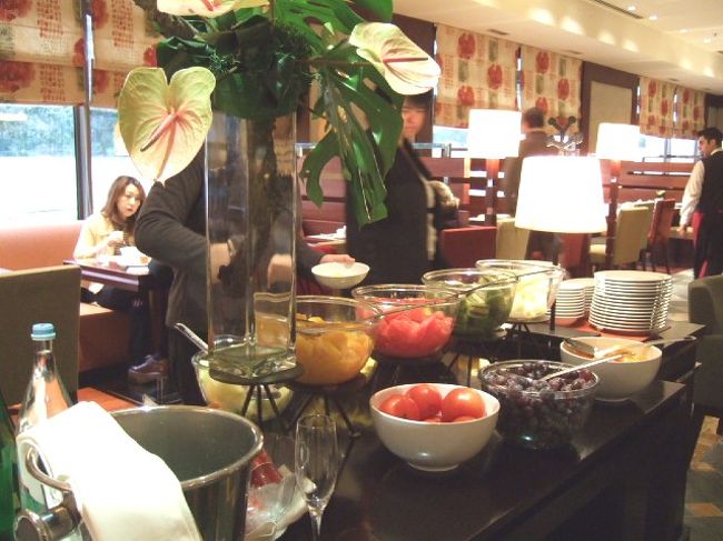 ル　メリディアンパーク　アトランティック　ポルトの朝食風景です。これは果物コーナーです