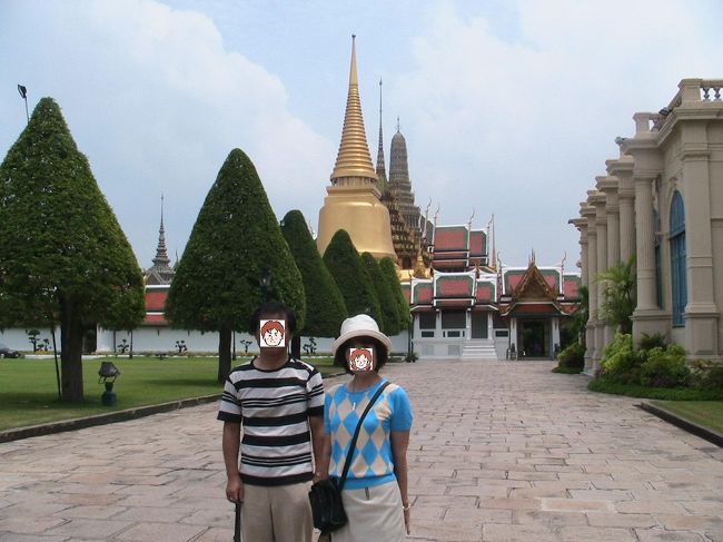 王宮ですが、さすがに広くて立派な建物でした。とてもきれいです。