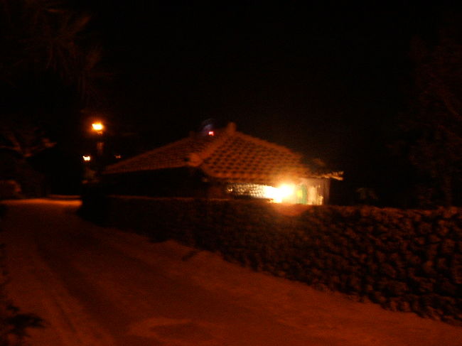 なんかでもさ、蛍光灯じゃない灯りっていーね(^-^)あったかみがあって。