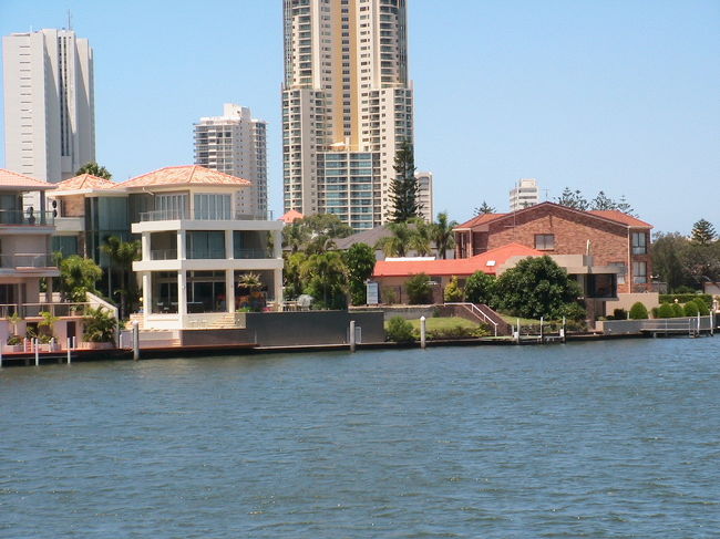 すごく立派な家ですね。<br />あまりにも違いすぎるので、「欲しい」とか「うらやましい」なんて感じません。