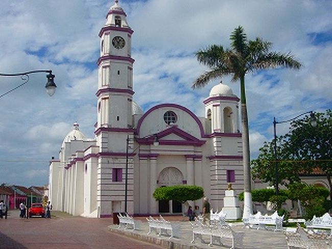 街の中心にある教会。天気がよかったのでとってもきれいでした。