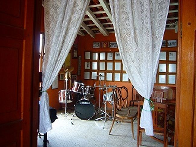 Augustin Laraの貴重な遺品が展示されています。Augustin Laraを知らないメキシコ人はいないというくらい有名な人でもあり、興味もあったので訪れることに。ただ。彼を知らない外国人観光客にとって訪れる価値があるかどうかは不明です。でも、これを機にAugustin Laraの曲を聴いてみるものいいかもしれないですね。